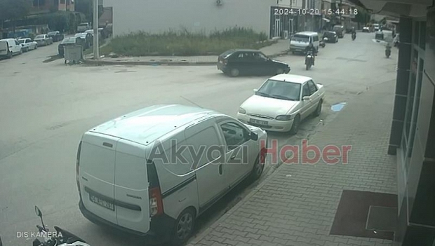 Akyazı'da kaza anı böyle görüntülendi