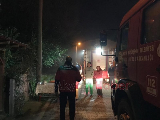 Evde yangın bir kişi hastaneye kaldırıldı