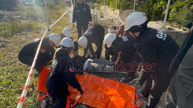 GAKE ekibinden enkazda arama kurtarma tatbikatı