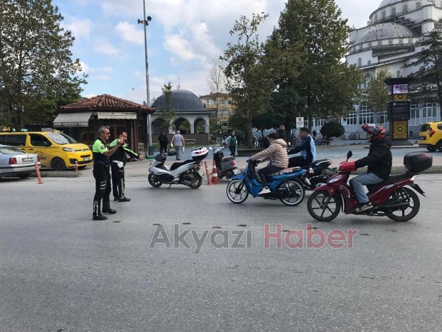 Akyazı'da motosiklet denetimi
