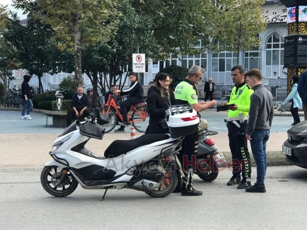 Akyazı'da motosiklet denetimi