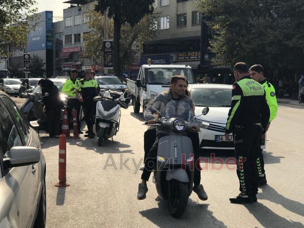 Akyazı'da motosiklet denetimi