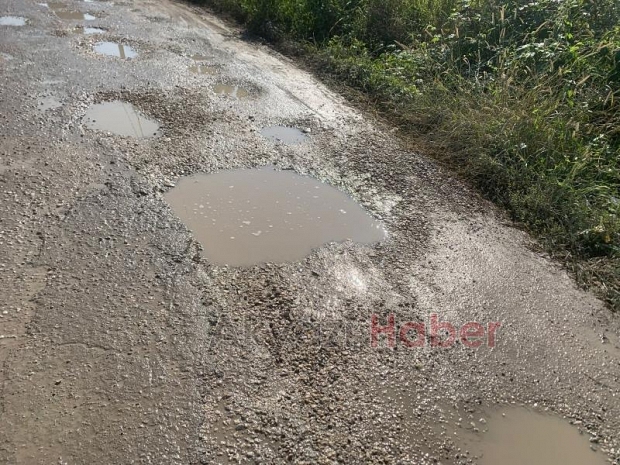 Vatandaş çareyi çukurları kendileri kapatmakla buldu