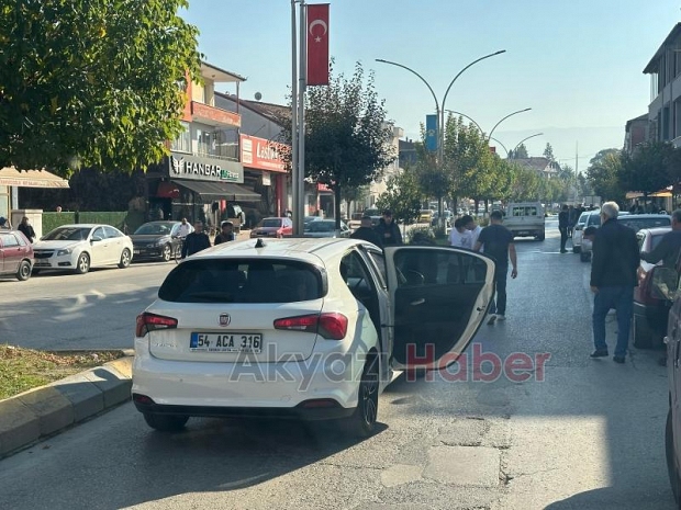 Kamyonet ile motosiklet çarpıştı: 2 yaralı