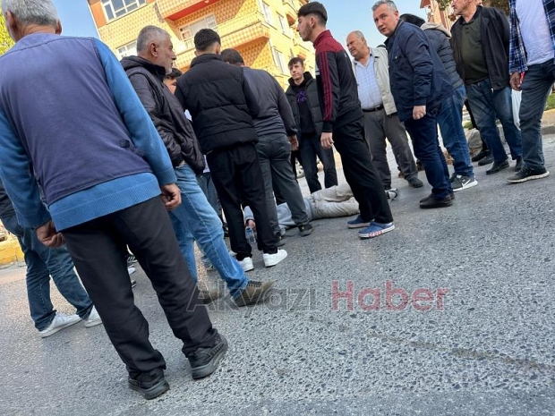 Kamyonet ile motosiklet çarpıştı: 2 yaralı