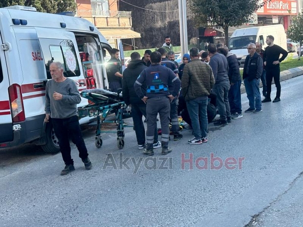 Kamyonet ile motosiklet çarpıştı: 2 yaralı
