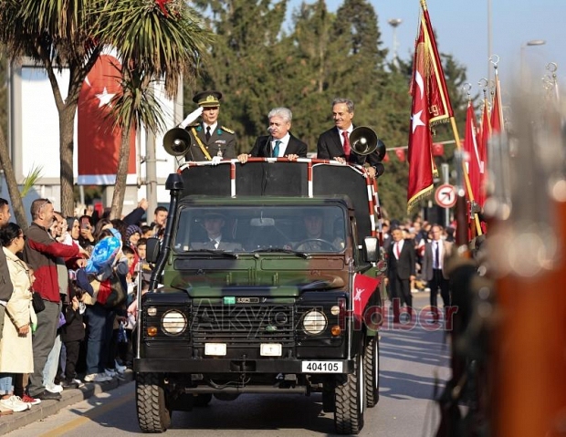 Cumhuriyet Bayramı Sakarya'da coşkuyla kutlandı