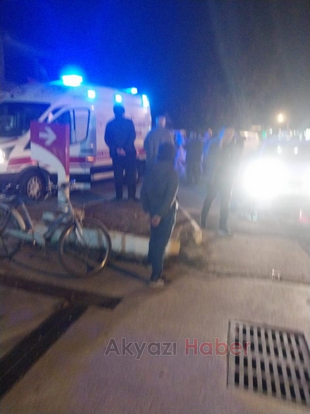 Otomobil ters yönden gelen elektrikli bisiklete çarptı