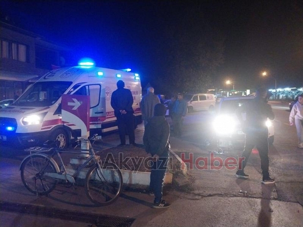Otomobil ters yönden gelen elektrikli bisiklete çarptı