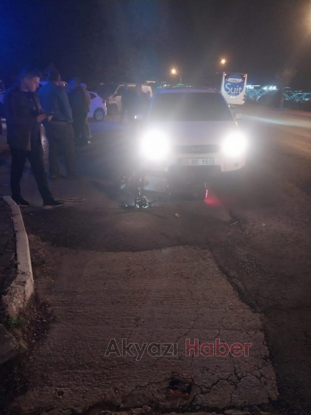 Otomobil ters yönden gelen elektrikli bisiklete çarptı