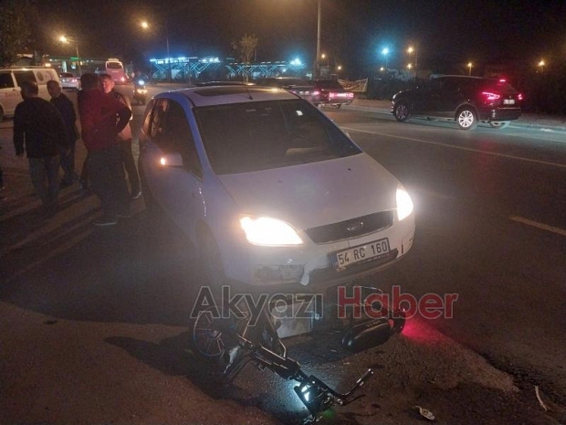 Otomobil ters yönden gelen elektrikli bisiklete çarptı