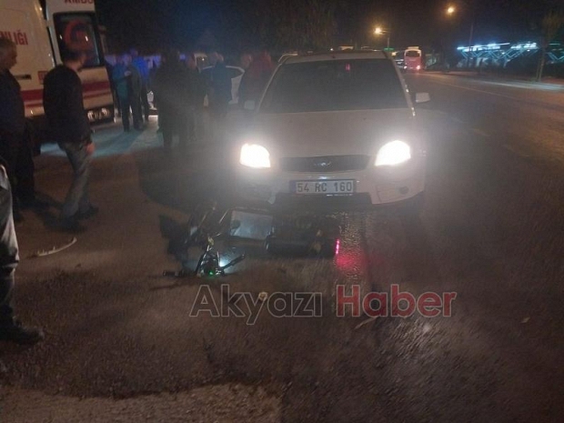 Otomobil ters yönden gelen elektrikli bisiklete çarptı