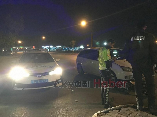 Otomobil ters yönden gelen elektrikli bisiklete çarptı