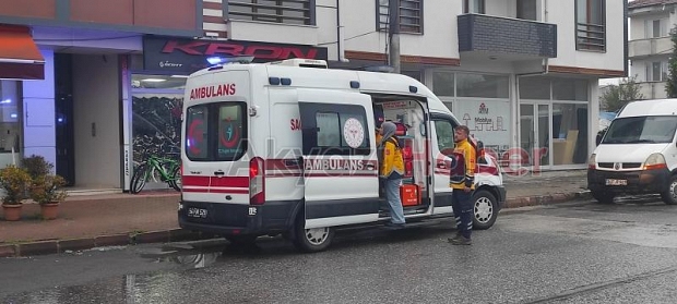 Akyazı'da kaza: 3 yaralı