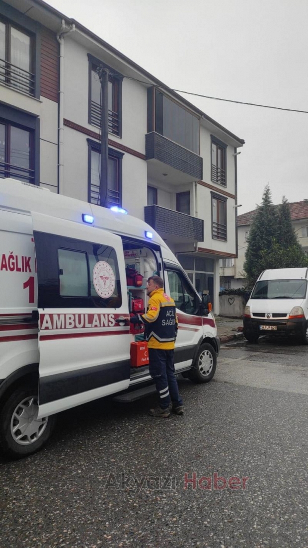 Akyazı'da kaza: 3 yaralı