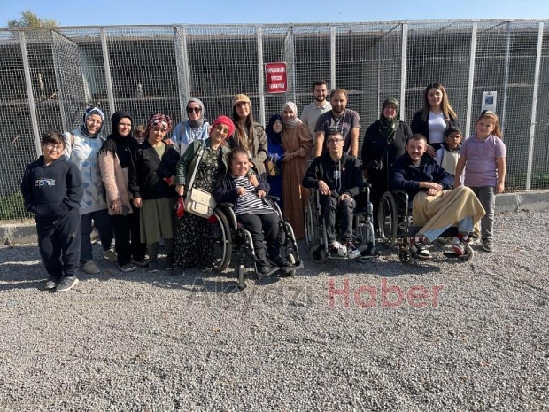 Akyazılı özel öğrenciler için hayvanat bahçesi gezisi