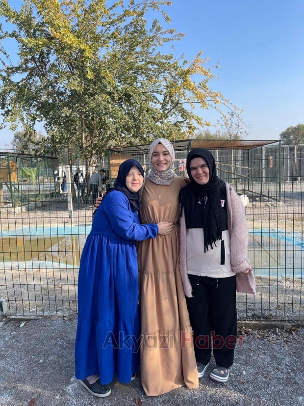 Akyazılı özel öğrenciler için hayvanat bahçesi gezisi