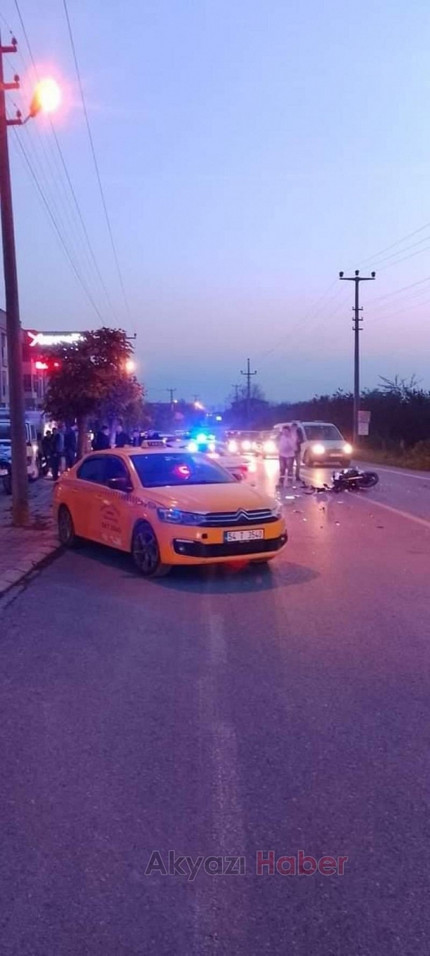 Ticari taksi ile çarpışan motosikletli yaralandı