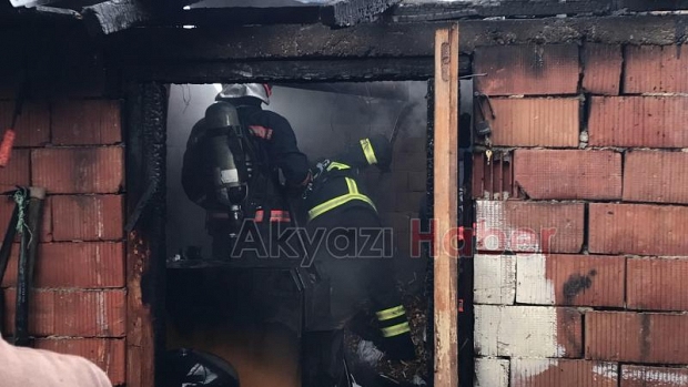 Odunluktaki kalorifer kazanı patladı