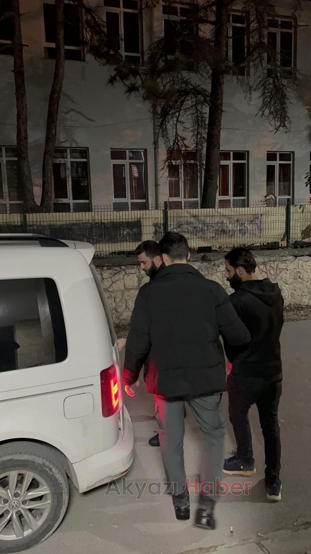 Şüphe üzerine durduruldu, göçmen kaçakçısı çıktı