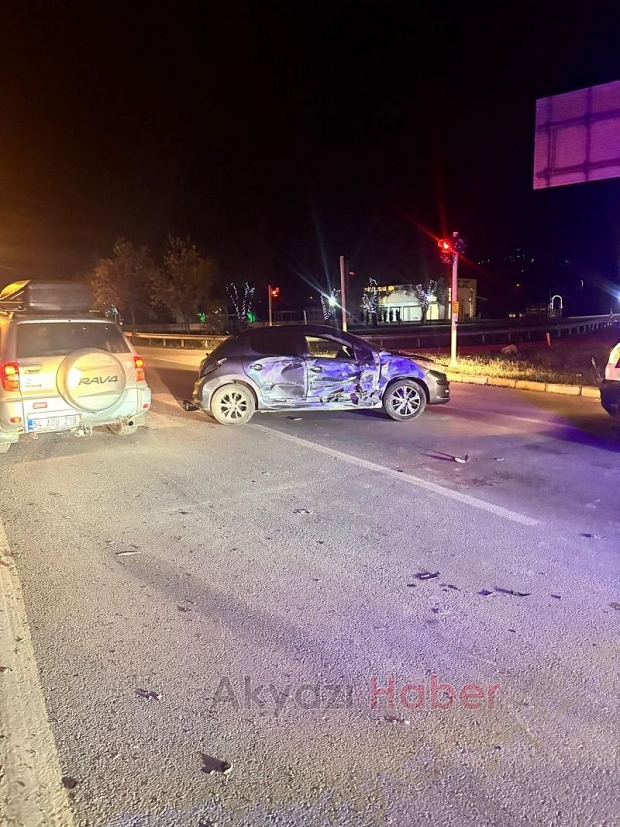 Küçücek kavşağında kaza 3 yaralı