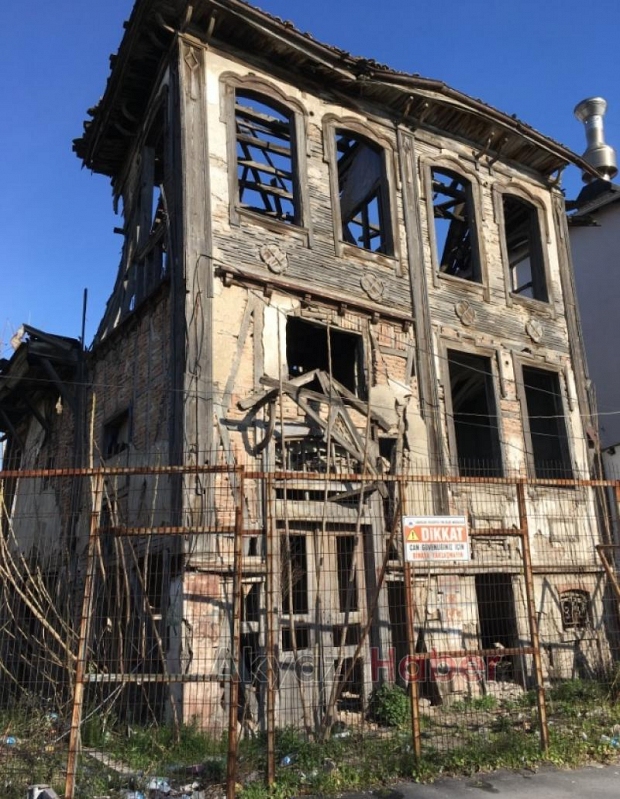 Yangında zarar gören asırlık konak restore edilecek