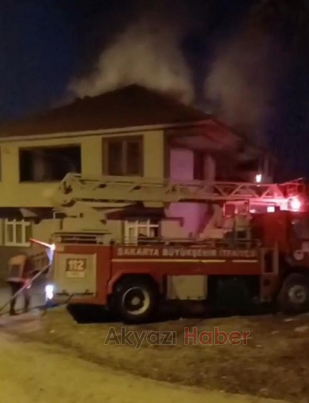 Akyazı'da ev yangını
