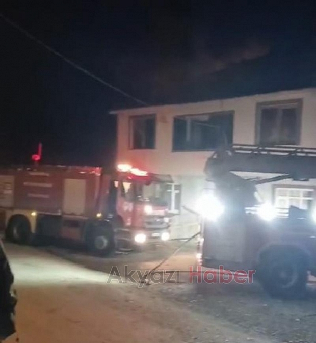 Akyazı'da ev yangını