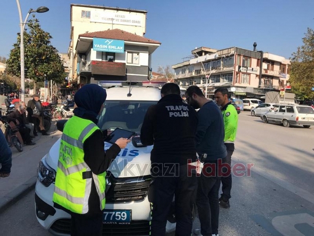 Trafik polislerinden cam filmi kontrolü