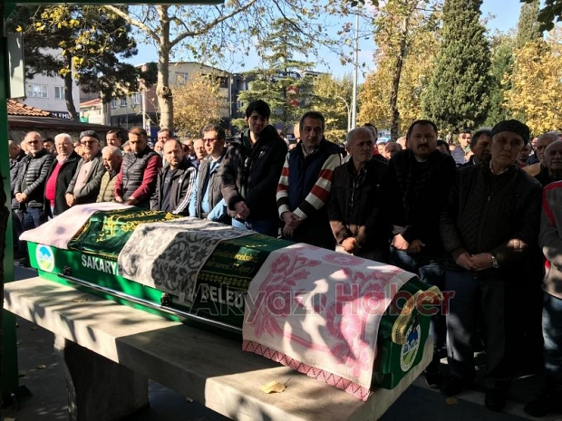Emekli öğretmen zeki Kılıçkeser defnedildi.