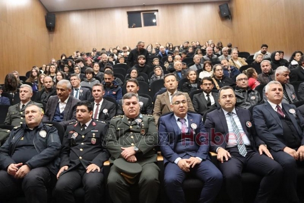 Akyazı da Büyük Önder Atatürk törenle anıldı