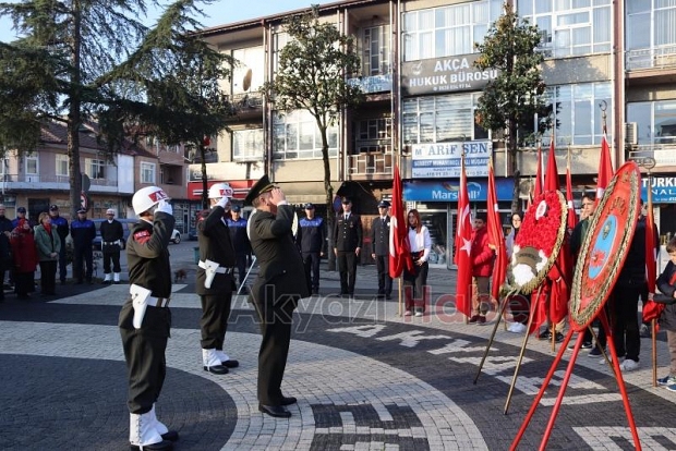 Akyazı da Büyük Önder Atatürk törenle anıldı