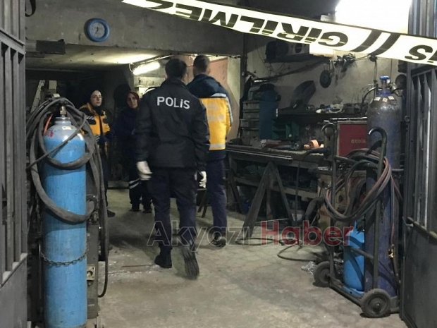 Sanayideki iş yerinde ölü bulundu