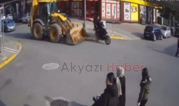 Caddede feci kaza 2 yaralı