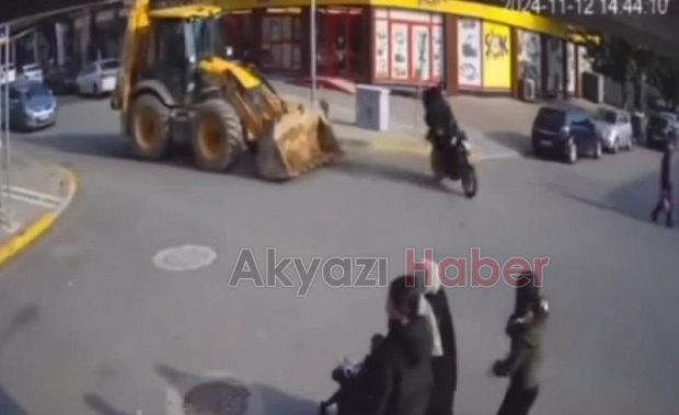 Caddede feci kaza 2 yaralı