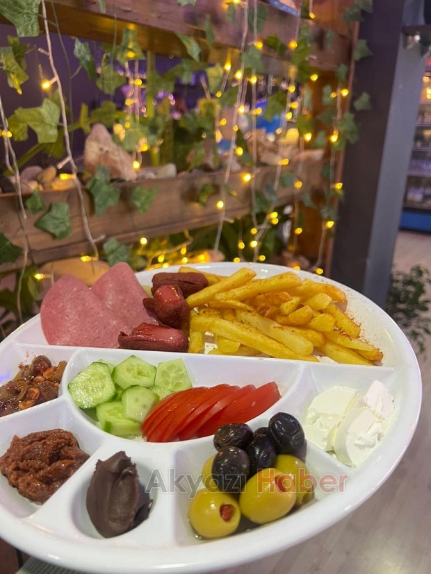 Hanzade Cafe Yenilenen İmajıyle Her Anınıza Değer Katıyor!