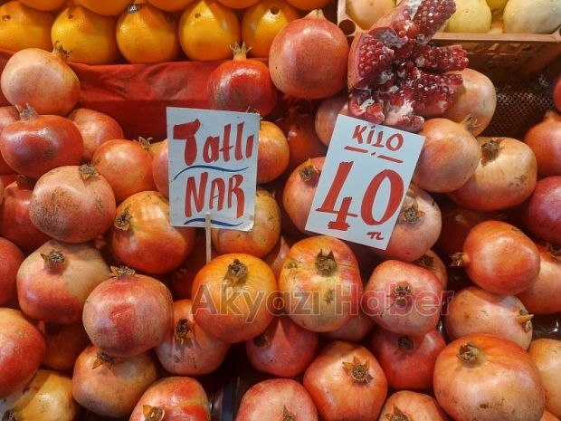 Akyazı pazarında sebze meyve fiyatları