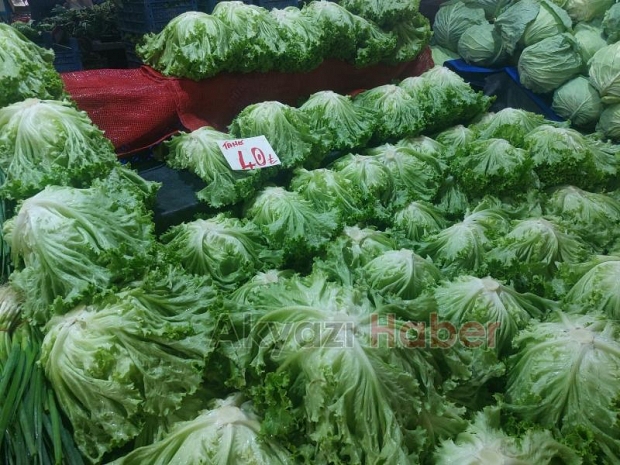 Akyazı pazarında sebze meyve fiyatları