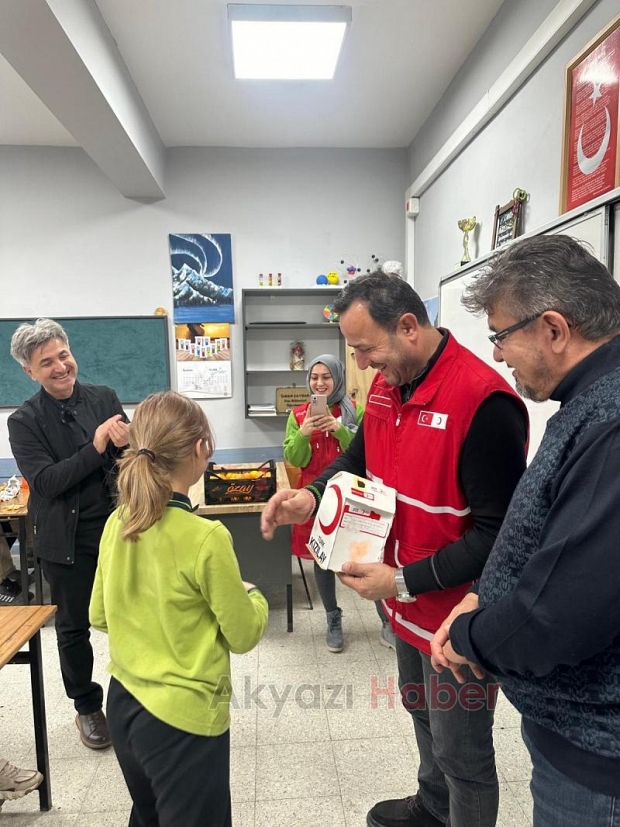 Paris Ortaokulu öğrencilerinden Gazze'ye yardım