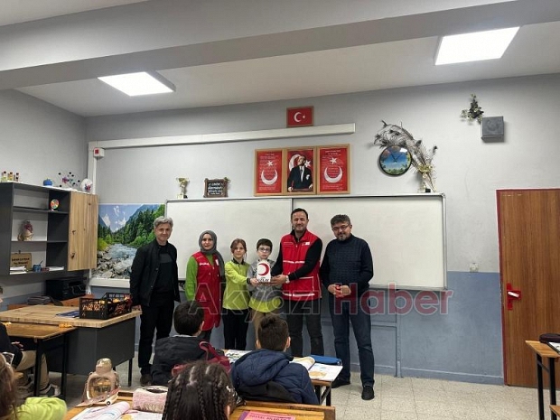 Paris Ortaokulu öğrencilerinden Gazze'ye yardım