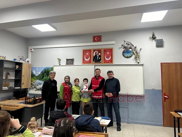 Paris Ortaokulu öğrencilerinden Gazze'ye yardım