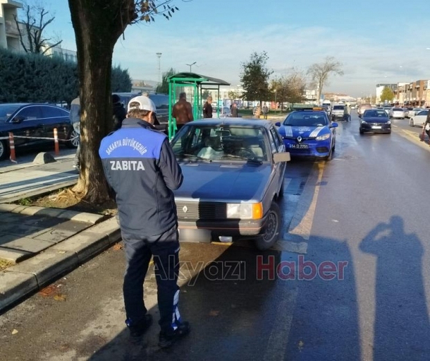 Zabıtadan kaldırımlara bırakılan araçlara denetim