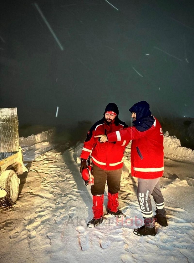 Gezi için yaylaya çıktılar karda mahsur kaldılar