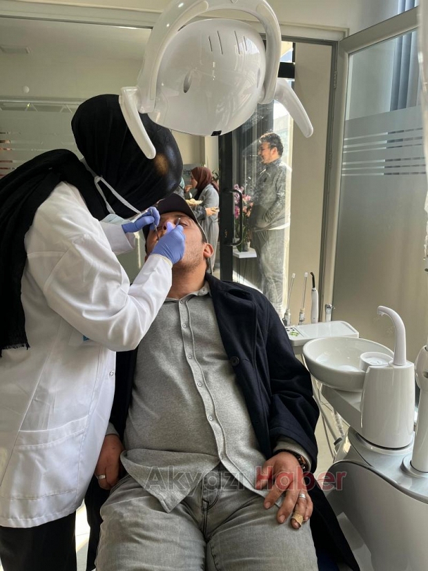 Akyazı'da özel öğrenciler diş polikliniğini ziyaret etti