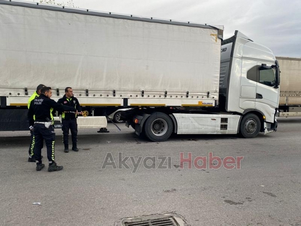 Tır kadını ezdi. 