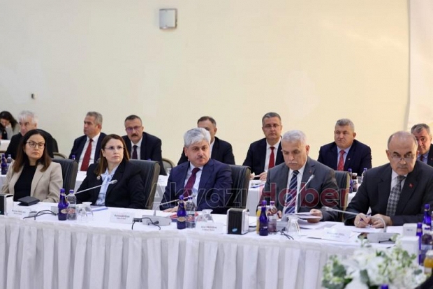 Vali Doğan kahverengi kokarca ile mücadele toplantısına katıldı