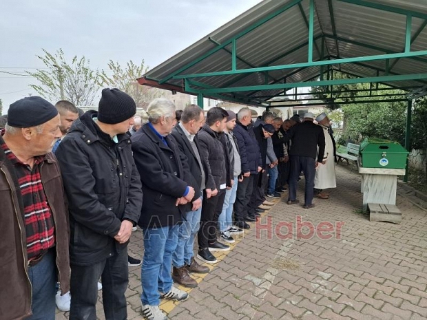 Evde ölü bulunmuştu son yolculuğuna uğurlandı