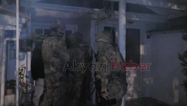 Firarilere eş zamanlı operasyon