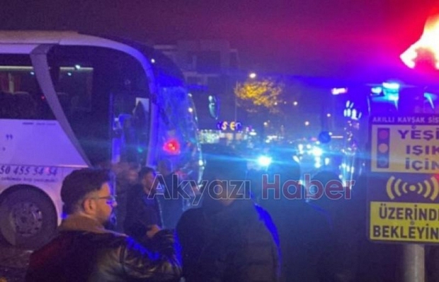 D-100'de kaza otobüs ile tır çarpıştı