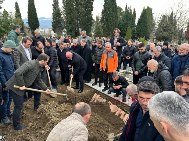 ATSO Başkanı Şinasi Bayraktar toprağa verildi